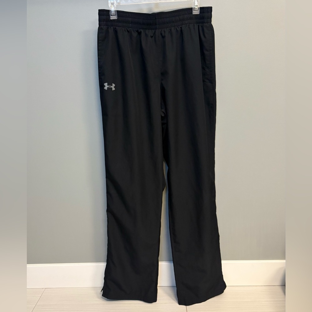 Men's black Under Armour waterproof / windproof pants - loose fit size large